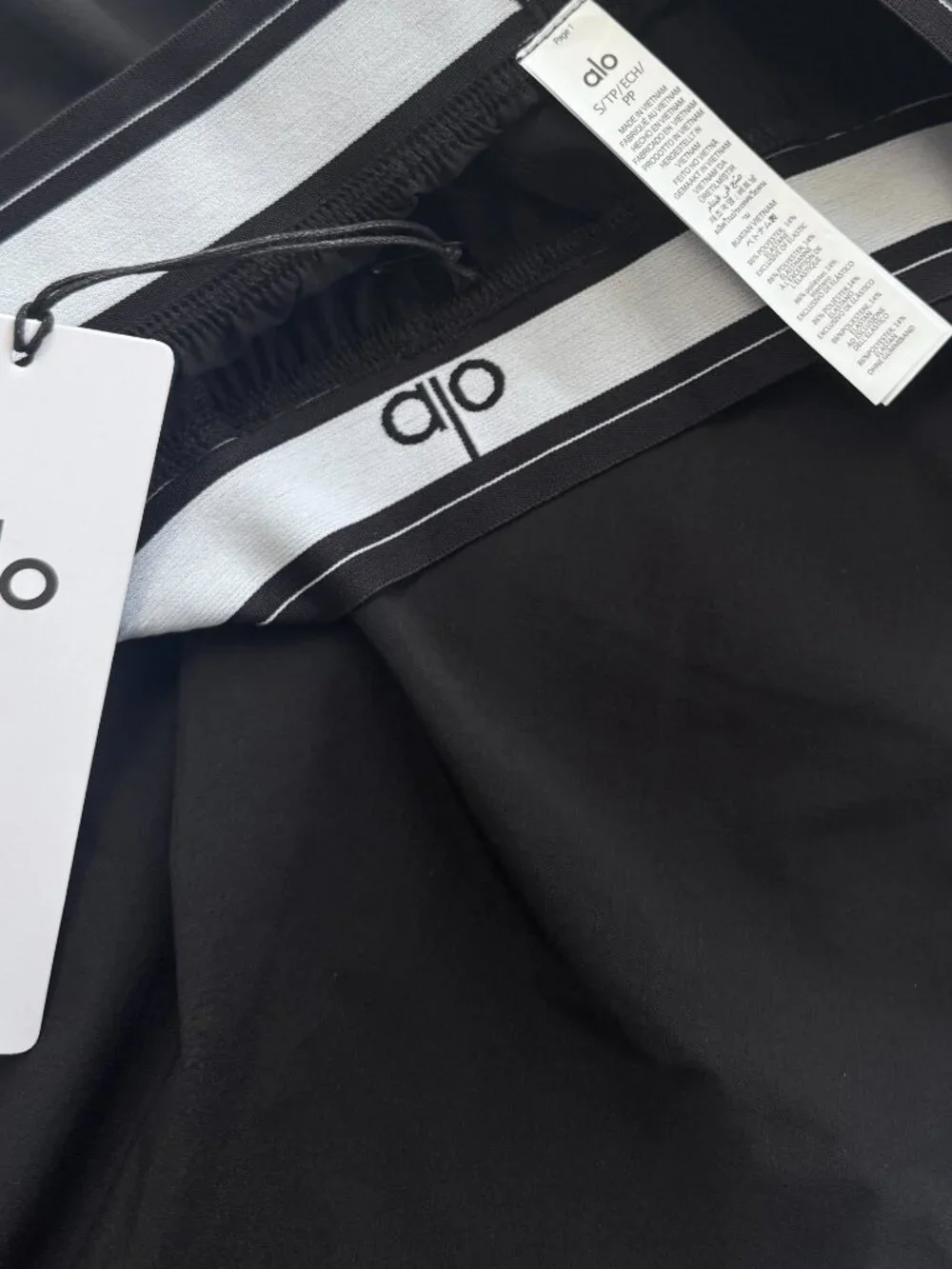 NWT 😘💛 ALO Yoga Women's Suit Up Trouser Classic Black,Straight legs,Casual